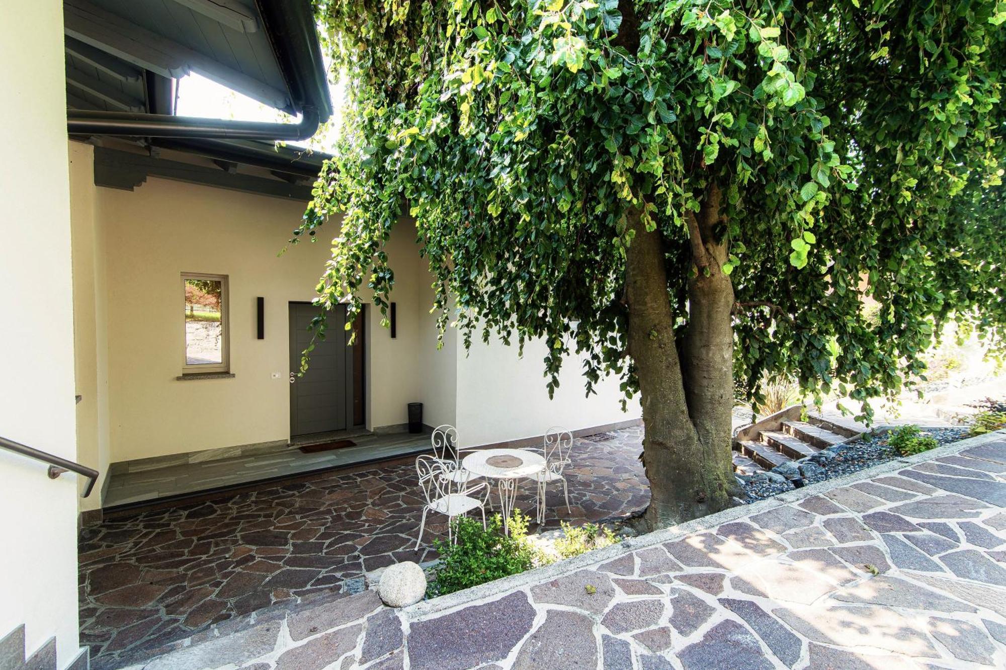 Appartement Martina - By Myhomeincomo